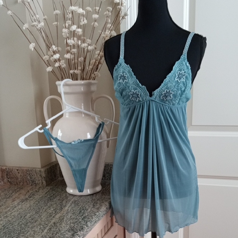 Marilyn Monroe Teal Lace Black Label Chemise And Thong Set Size Medium